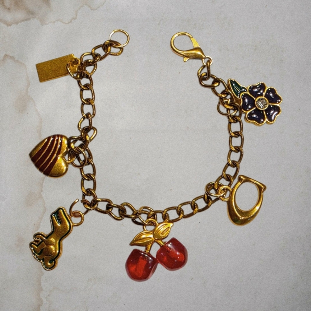 GIVEAWAY TIME @mckjenx Winners Choice- Cosmetic Item, Jewelry, or Bag Charm - Picture 8 of 12
